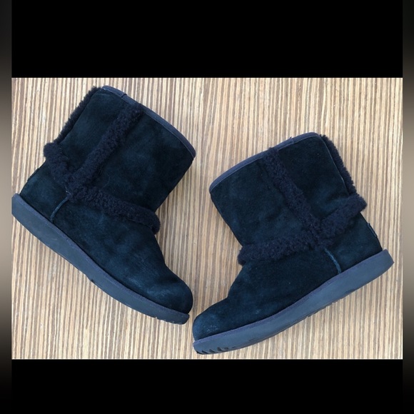 Ugg Black Hadley II Waterproof Sheepskin Boots Girls size 3 - Picture 5 of 9